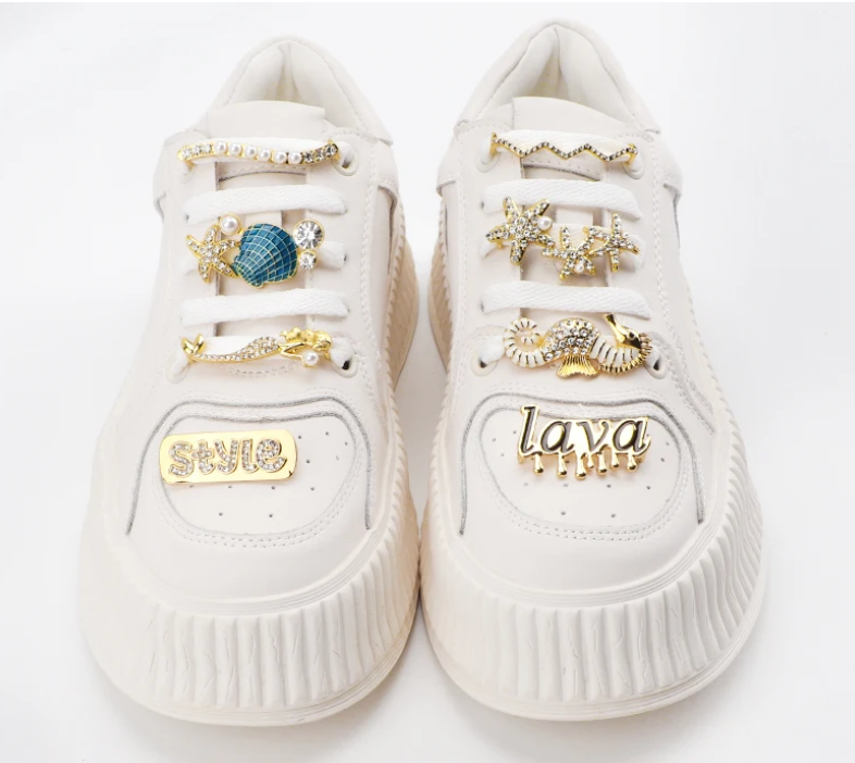 Boucles de décoration de chaussures dorées
