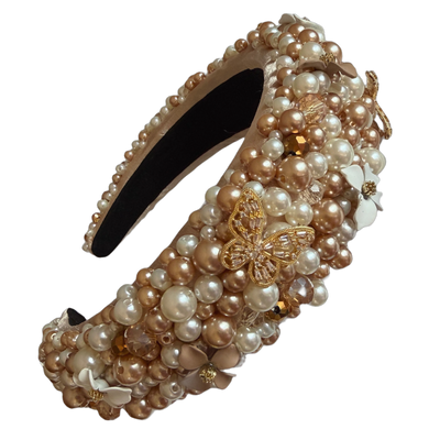Bronzeglanz & Blütenzauber — Haarreif mit Perlen, Blüten und goldenen Schmetterlingen