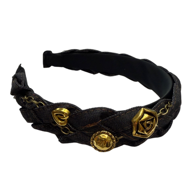 Urban Kranz — Geflochtener Jeansreif mit Kettendetail und Goldakzenten