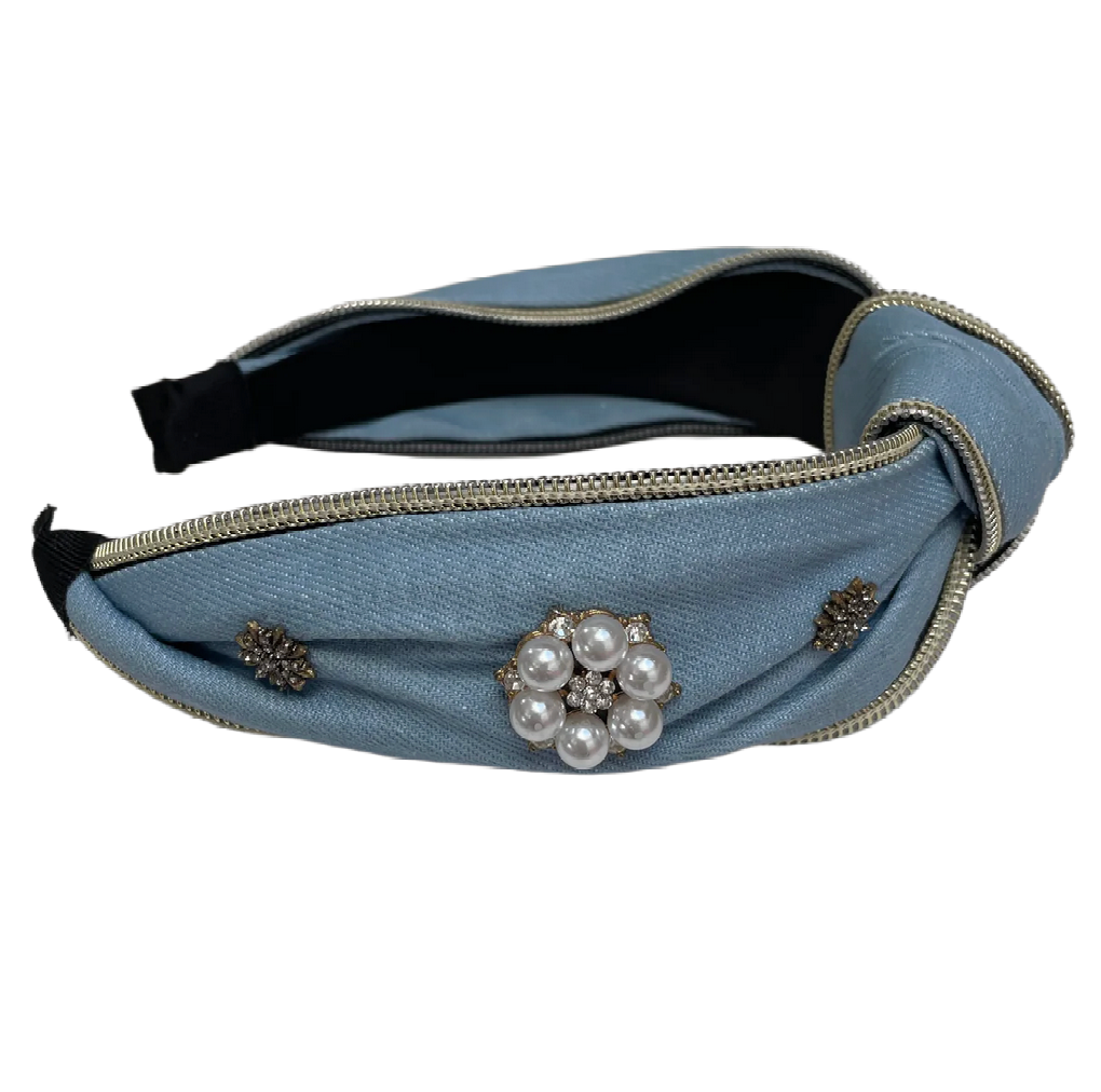 Summery headband with knot daisy chains