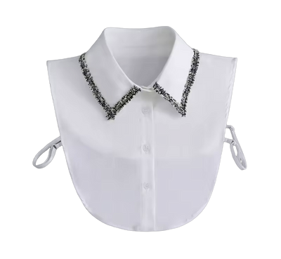 Col chemisier perles noires pierres