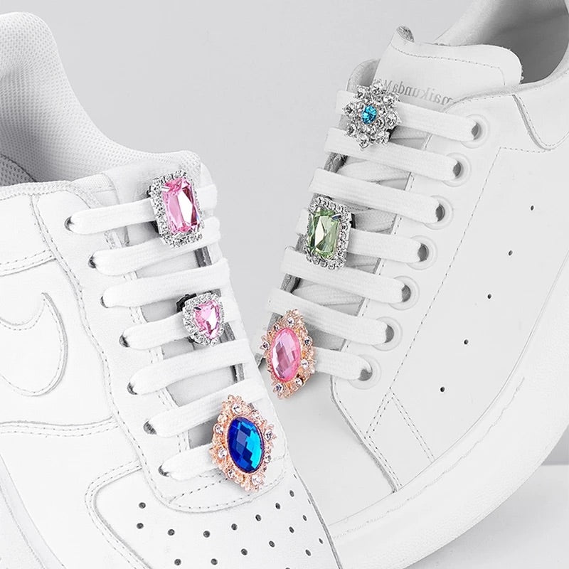 Accessoire chaussure strass carré doré