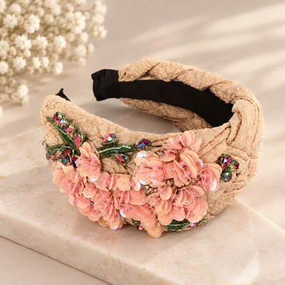 Peach Blossom – Romantischer Spitzen-Haarreifen mit zauberhaften Blüten und funkelnden Schmucksteinen