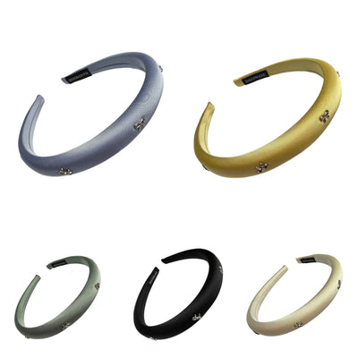 Satin‑Silber — Reif verziert mit kleinen silbernen Maschen