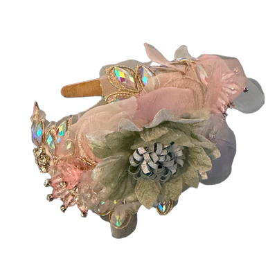 Pastel Flower Dream – Romantischer Haarreifen mit 3D-Blüten und funkelnden Kristallen