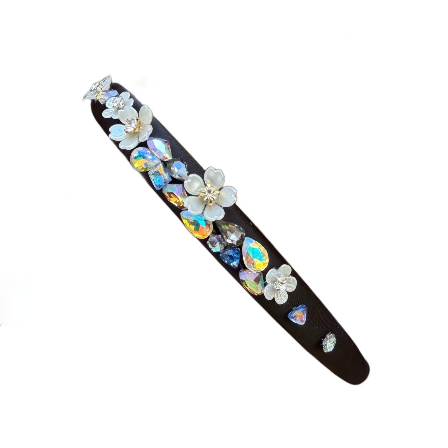Schmaler Satin-Haarreifen mit Blüten & Strass – Zarte Eleganz mit glamourösem Glanz