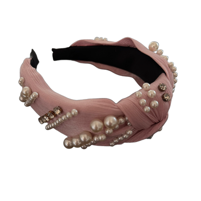 Zeitlos schön — Strass, Perlen & Knoten in perfekter Harmonie